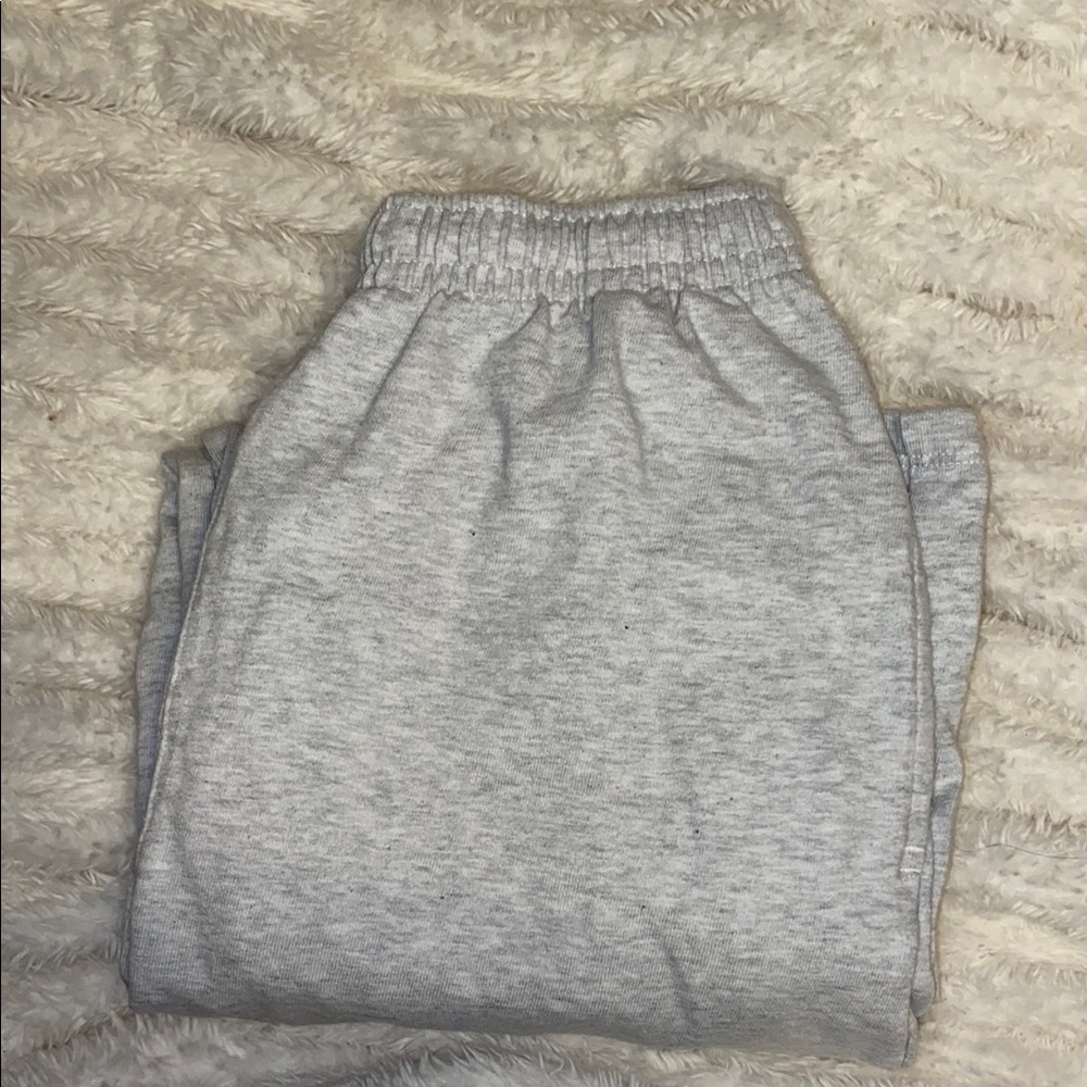 Brandy Melville Anastasia Tie Sweatpants